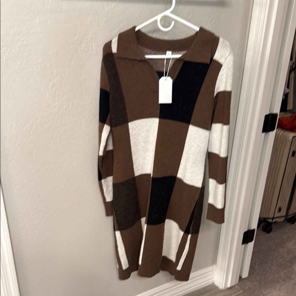 Brown and White Checkered Women's Sweater